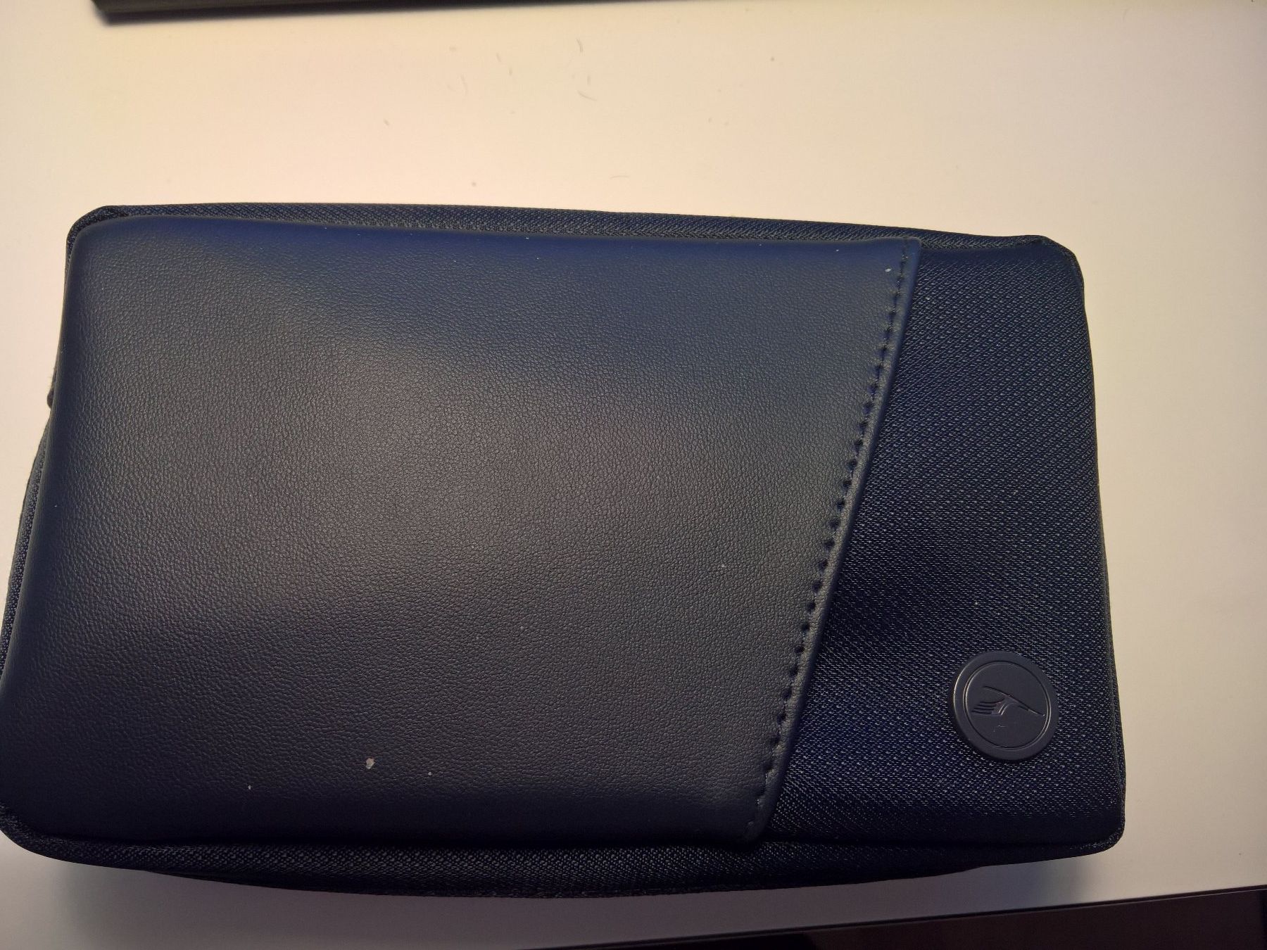 Custodie per cosmetici: Lufthansa amenity kit, Business class, Mai 2026 – Usato da Horgen venduto da Gstufe 1