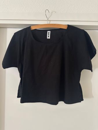 T-shirt noir matière naturelle. Taille 36. Jamais Porté