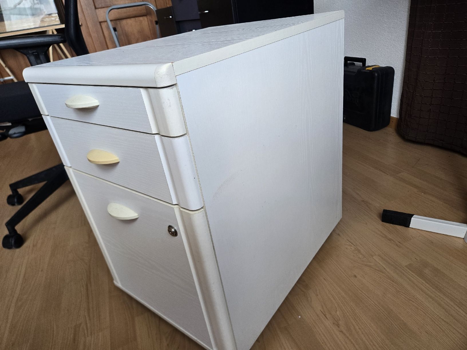 Pfister Banconi: Rollcontainer weiss mit 3 Schubladen gutem Zustand – Usato da Grünenmatt venduto da Brauni2 2