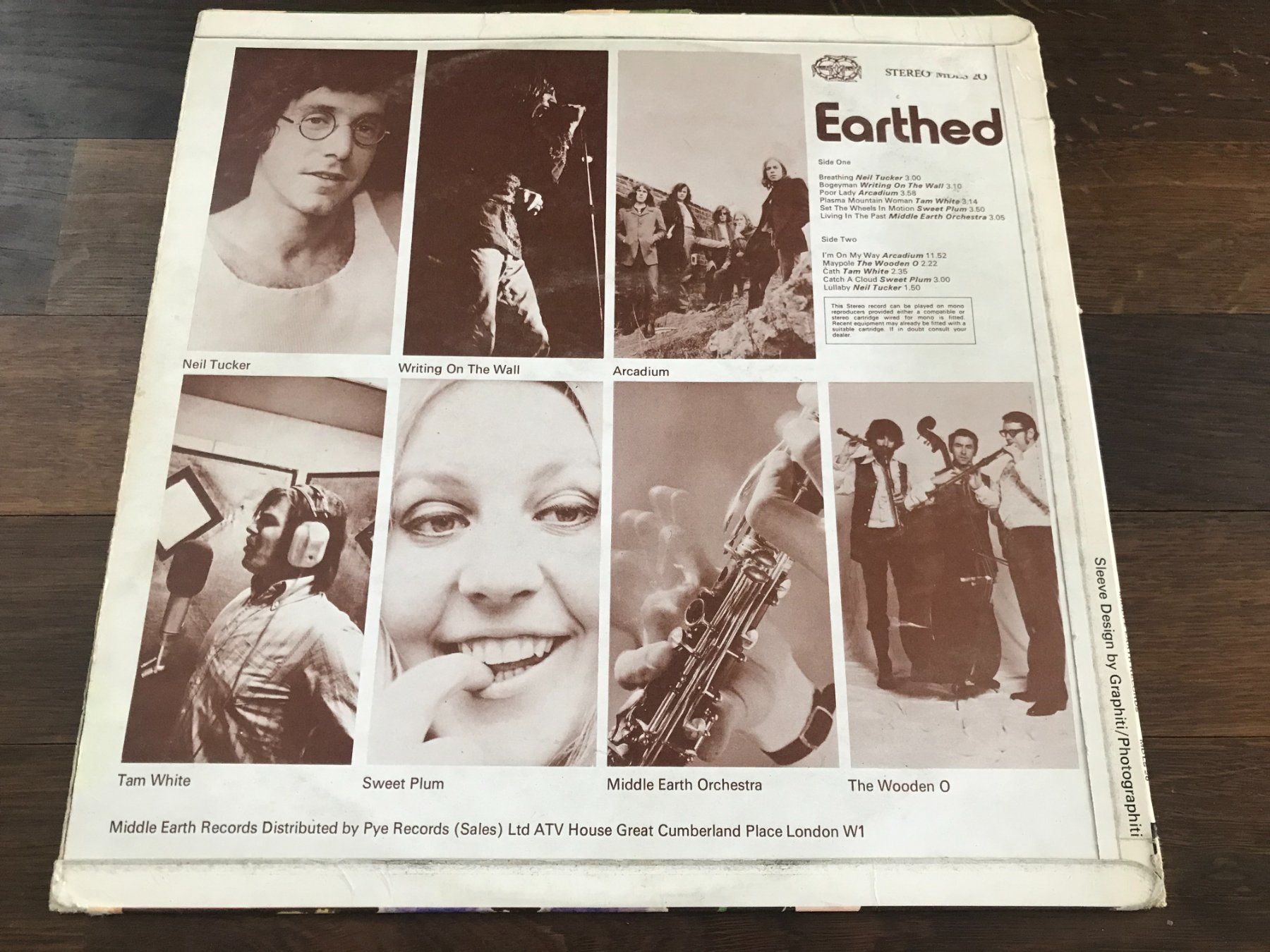 Dischi in vinile: EARTHED - ARCADIUM + Writing On The Wall + Tom White - Prog – Usato da Buchs AG venduto da Archie 1