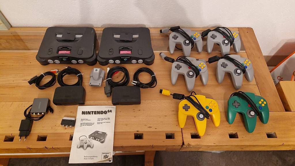 Nintendo Console: Nintendo Gaming Set (2 konsolen+ 6 controller) – Usato da Sonnental venduto da Mari_s 1