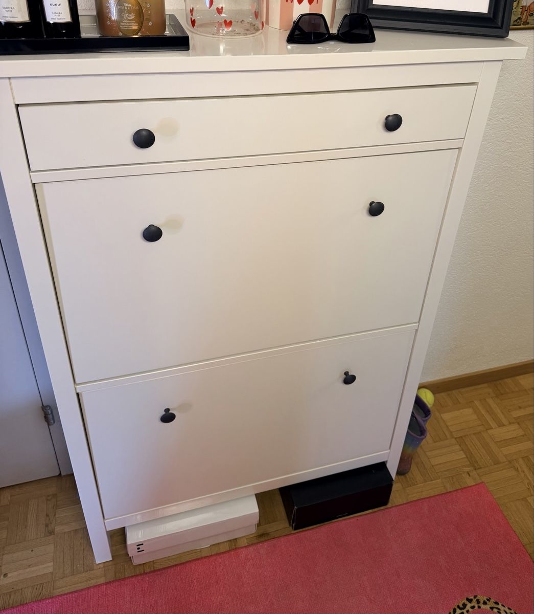 Camions-bennes: Schuhschrank  – D'occasion à Küsnacht ZH par First_to_secondhand