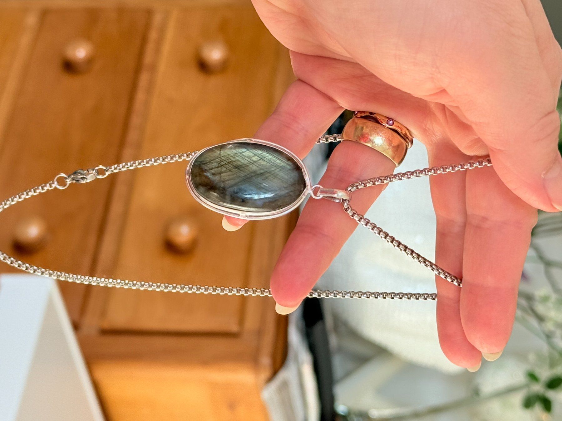 Catenine: Collier avec pendentif labradorite ,unique✨ – Nuovo e nell'imballaggio originale da Genève venduto da AGBERG 3