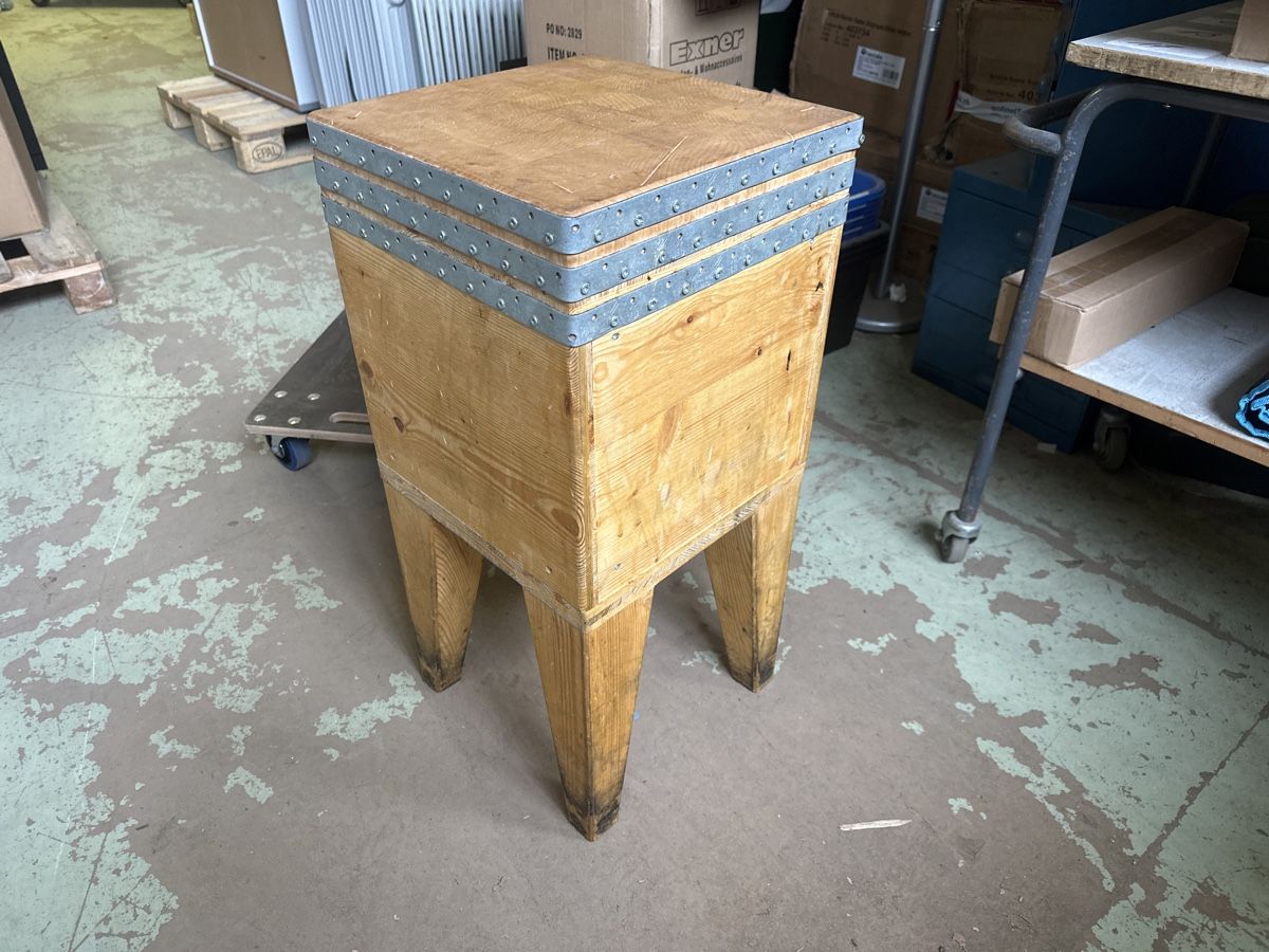 Cucine complete: schöner neuwertiger Hackbock Hackklotz 35x35xH75cm – Usato da Necker venduto da liq24
