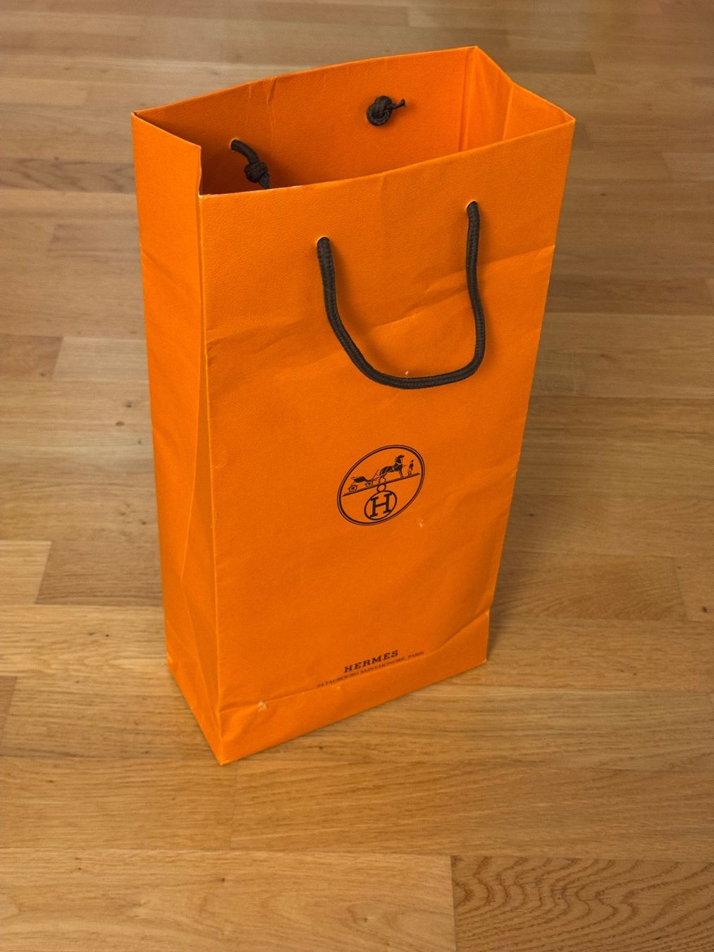 Papiere: Hermes Geschenktüte / Papiertüte – Gebraucht aus Zürich von wtpooh 1