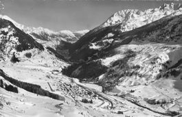 Airolo (TI) Veduta invernale del paese ella valle Leventina