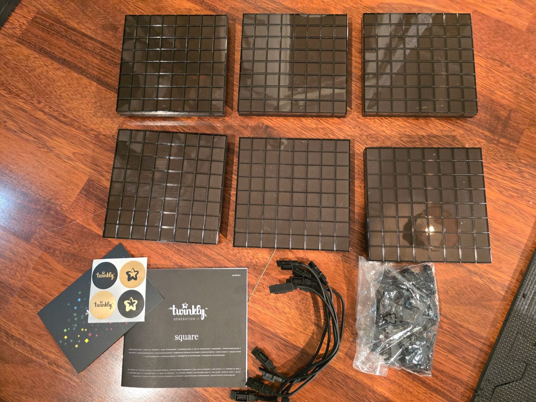 Lampade: Twinkly Squares Set (6 Panels) LED – Usato da St. Gallenkappel venduto da KetoViking