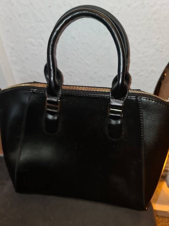 Taschen für Damen: Handtasche 30 cm x 27 cm NEU – Neu (gemäss Beschreibung) aus Zuchwil von Lea007