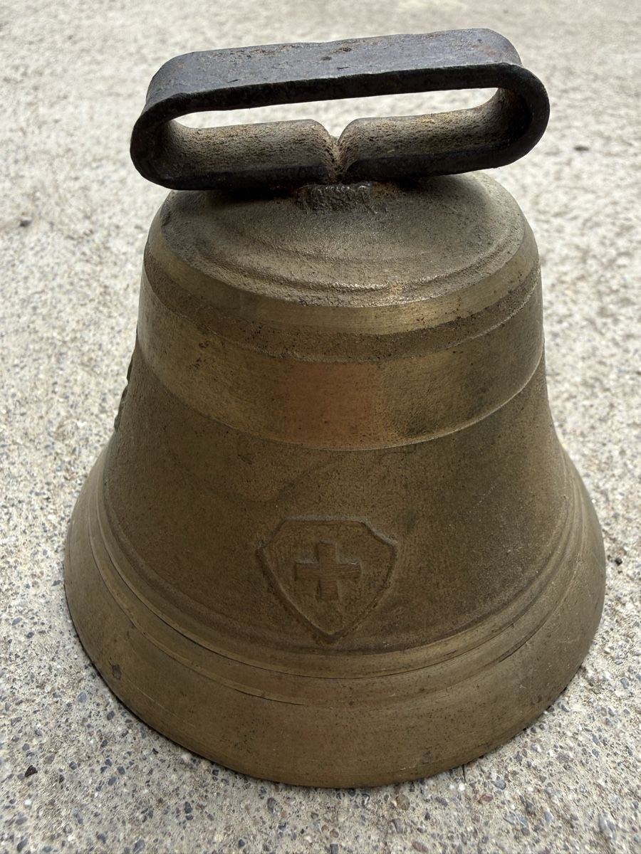 Campanacci mucche: Schöne alte Schweizer ZIEGENGLOCKE Glocke – Usato da Konolfingen venduto da petzipetz