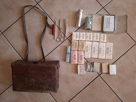 Schweizer Armee Militär Sanitäts Tasche