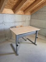 bureau scolaire / Schultisch