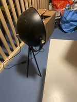 Lampe  funktioniert, ein Bein locker