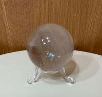 Rauchquarz Kugel mit wunderschönen Einschlüssen