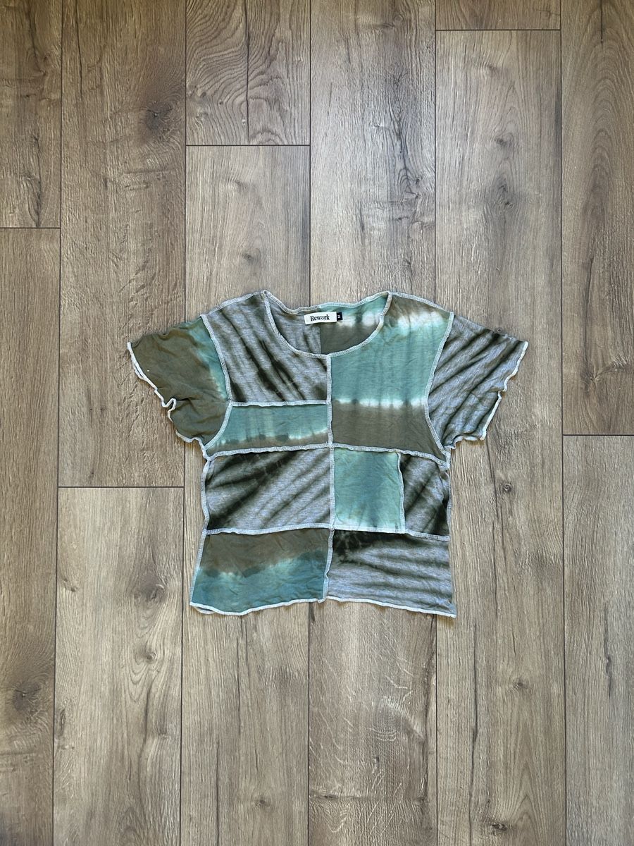 T-Shirts: T-shirt Rework patchwork tie-dye taille M bon état – Gebraucht aus Geneveys-Coffrane von h3ll0punky 2