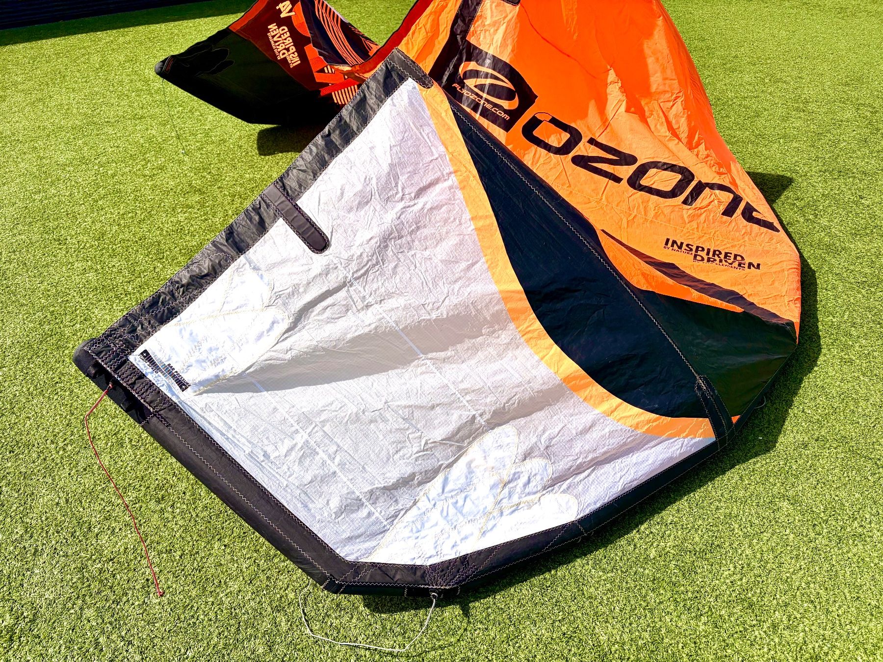 Ozone Aquilone: Kite OZONE REO V4 in 9m2 – Usato da Richterswil venduto da Traemlis 5