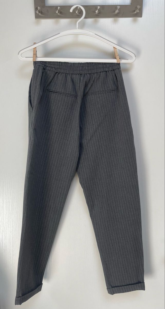 Pull&Bear Pantalons: Pantalon gris rayé - Pull&Bear – Neuf (Voir description) à Corgémont par Leane.Z 1