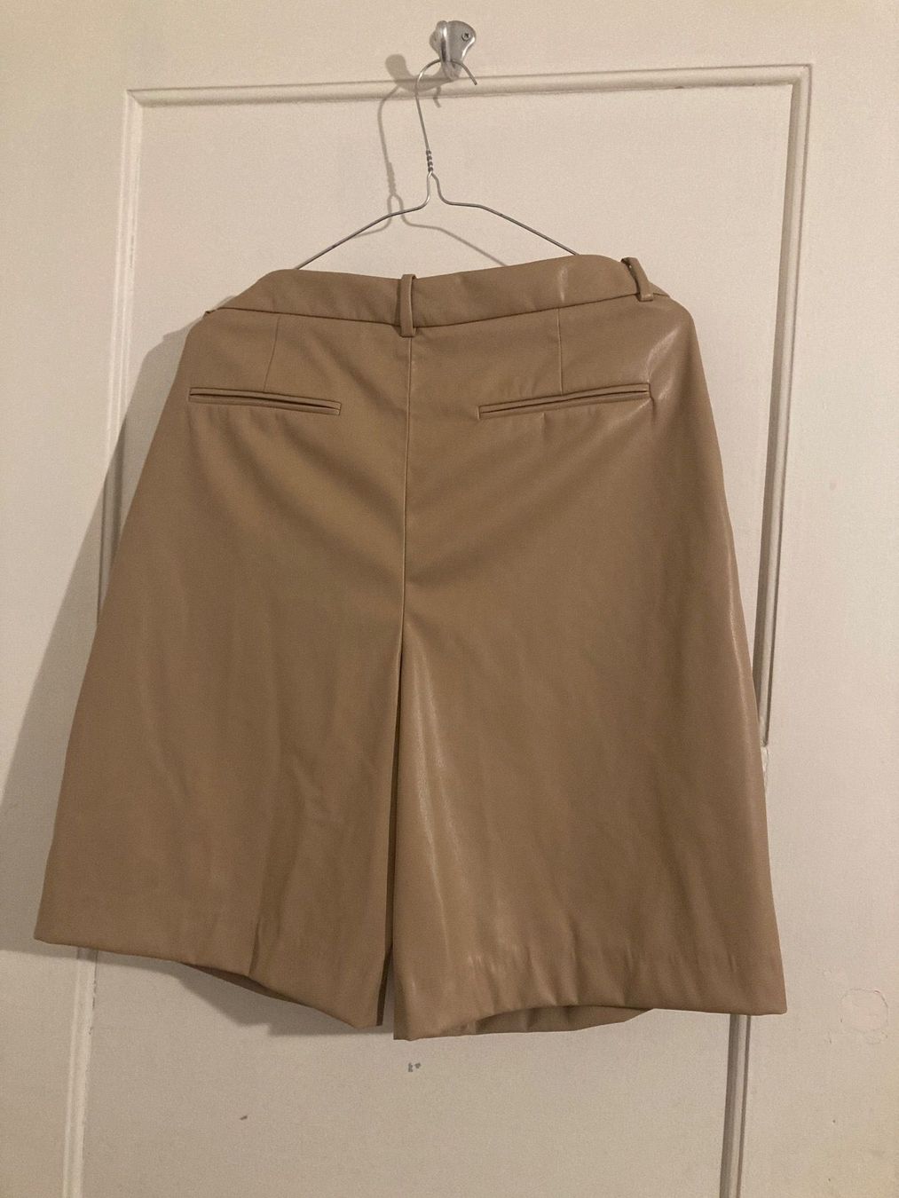 Zara Pantaloni: ZARA Shorts NEU – Nuovo e nell'imballaggio originale da Bern venduto da mymo01 1