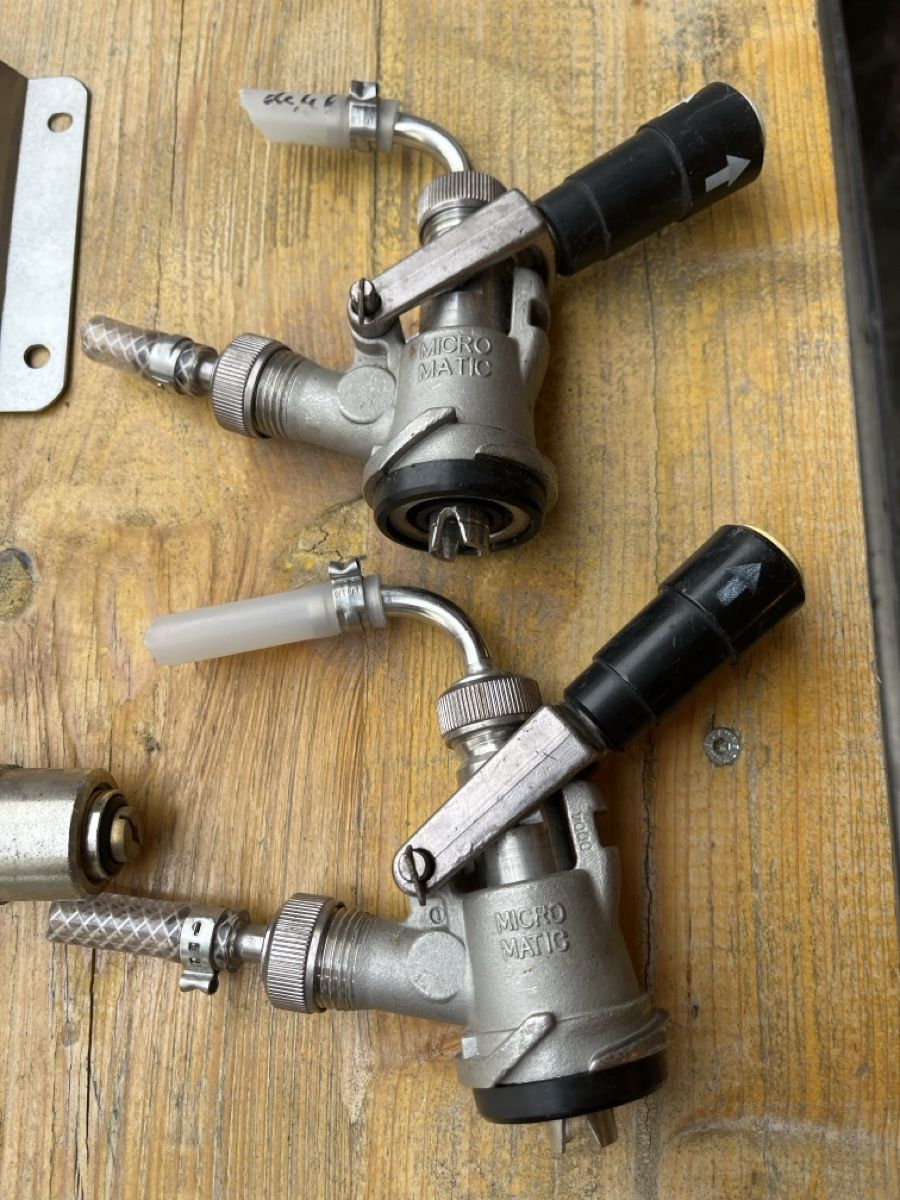 Altri elettrodomestici e apparecchi d’epoca: Korbfitting Kupplungen Barometer etc – Usato da Embrach venduto da Siht9525 1