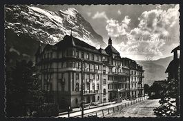 Grindelwald, Hotel Alpenruhe mit Strasse