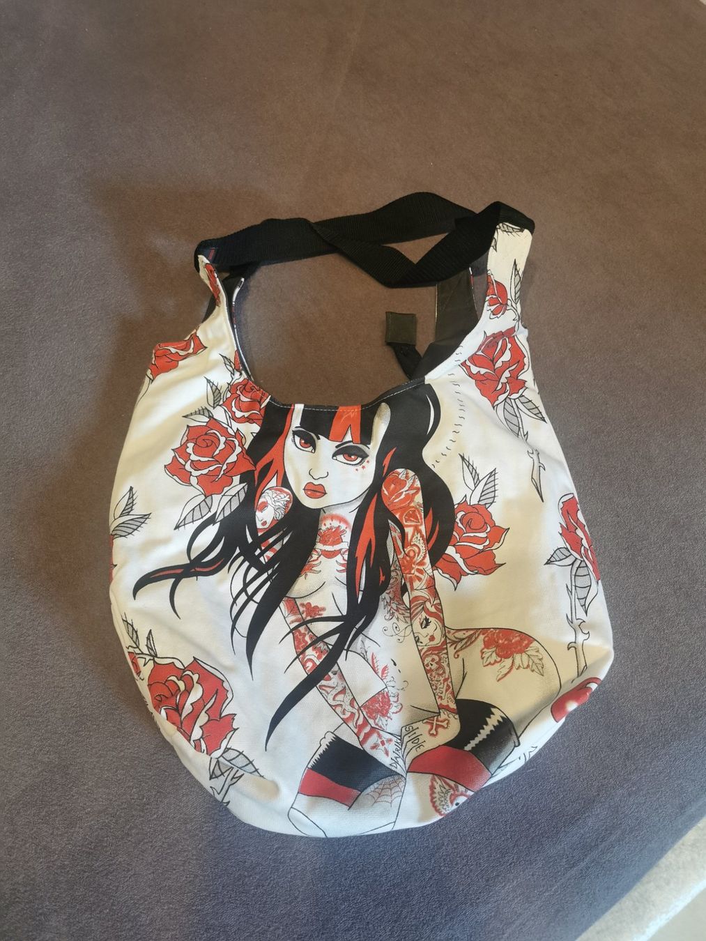 Borse da donna: Grosse Handtasche / Shopper Emo / Anime / Tattoo – Nuovo e nell'imballaggio originale da Fischbach-Göslikon venduto da PitBullDoll 2
