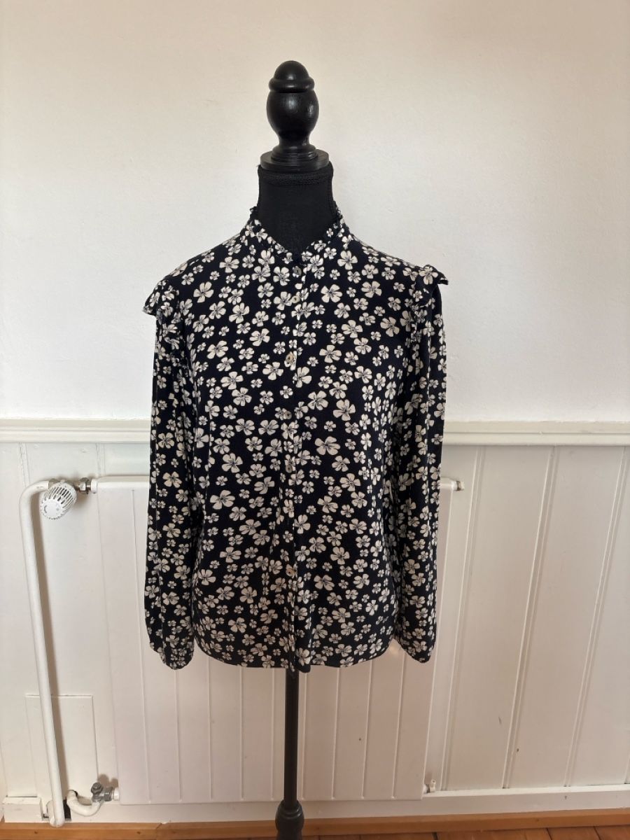 Camicette: Bluse mit Blumenmuster, Grösse 38 – Usato da Münchwilen TG venduto da BBJO