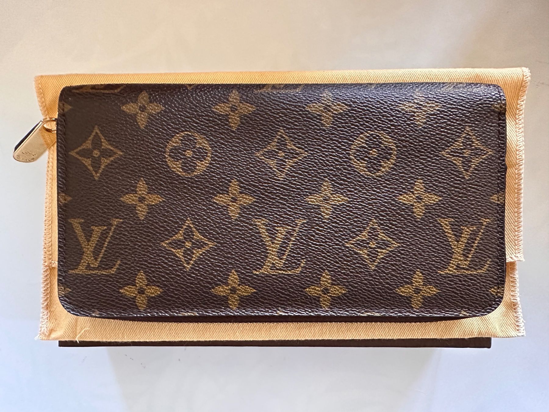 Louis Vuitton Portamonete: Portefeuille Zippy Louis Vuitton – Nuovo e nell'imballaggio originale da Bouveret venduto da seb_rjx8