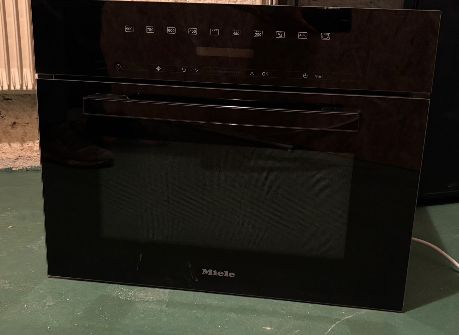 Miele Backöfen: Four micro-ondes Miele – Gebraucht aus Biel/Bienne von Laurence123