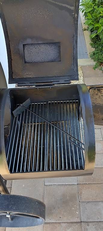 Grills: Smoker und Grill – Gebraucht aus Rüegsauschachen von globo7 1