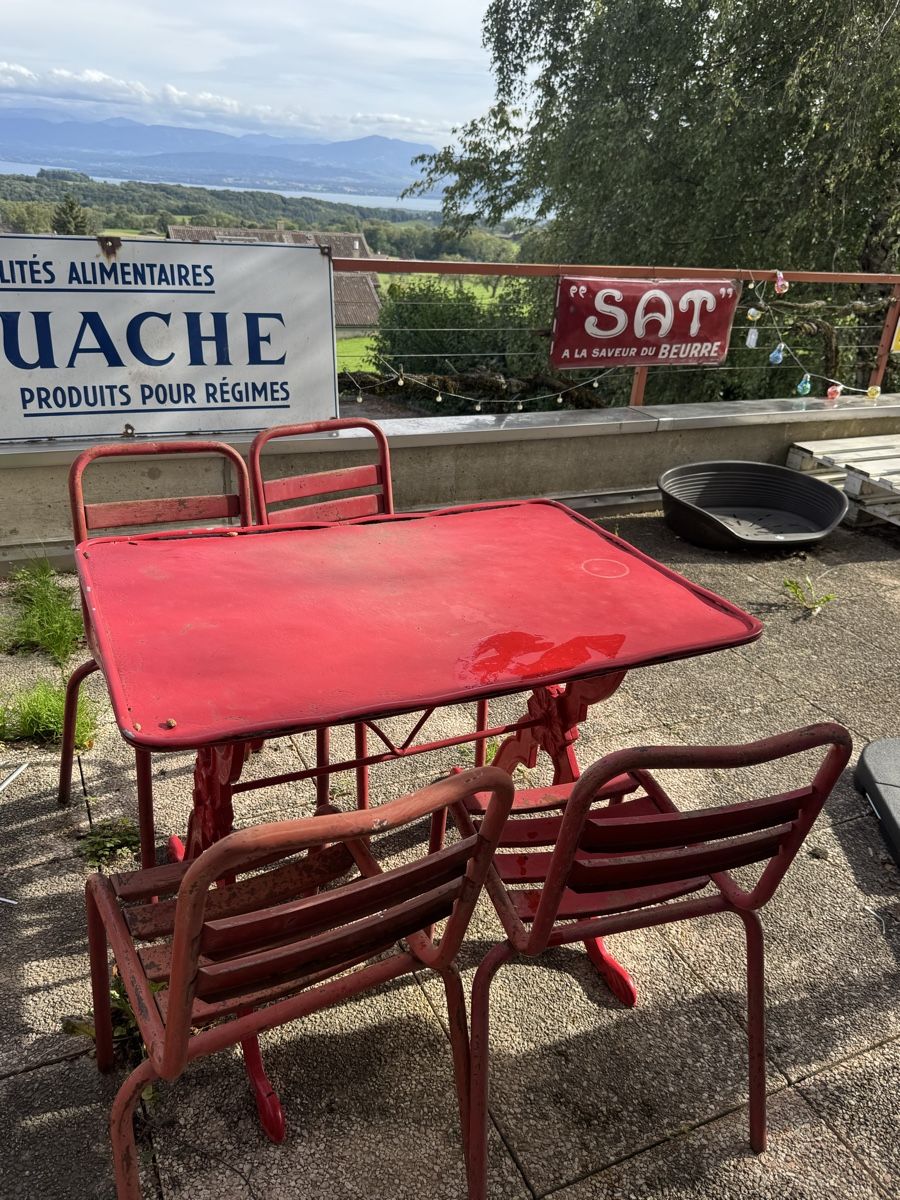 Tischset: Chaises Toile et table en fer forgé termolaquée – Gebraucht aus Tolochenaz von fab_5lb9 1