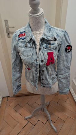 Jeansjacke ONLY Grösse 38 hellblau mit Patches guter Zustand