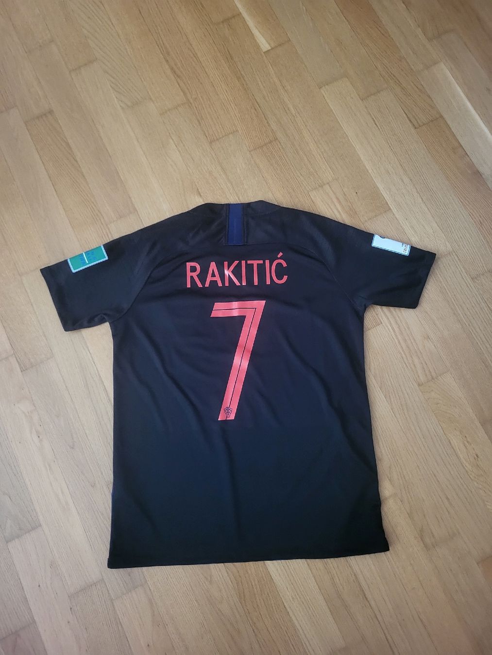 Nike Leibchen & Hosen: Kroatien Ivan Rakitic Trikot – Neu und originalverpackt aus Obfelden von Kico88 1