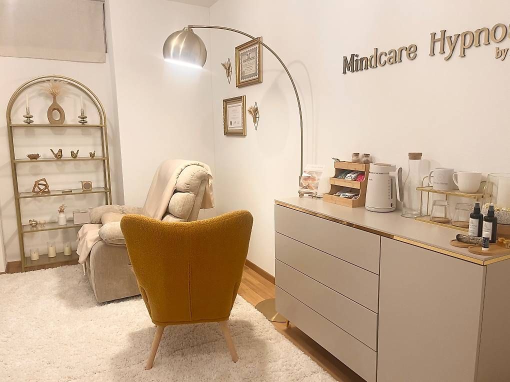 Cassettiere: Sideboard / Kommode Beige mit Golddetails – Usato da Pfäffikon ZH venduto da Thesplendidsoul 1