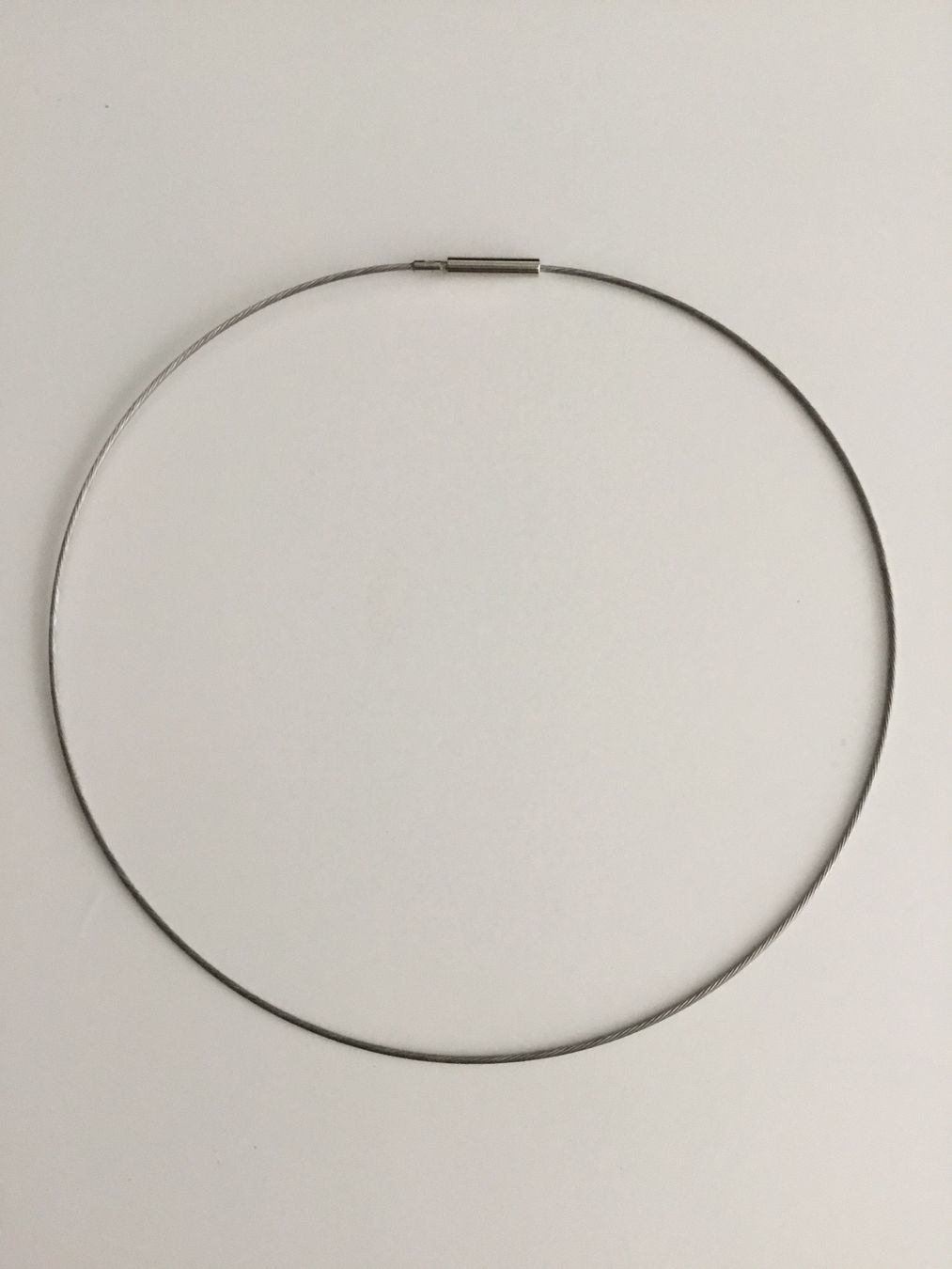 Ketten: Stahlreif mit einer dicken Kordel, 42 cm – Neu und originalverpackt aus Doppleschwand von lapis106 1