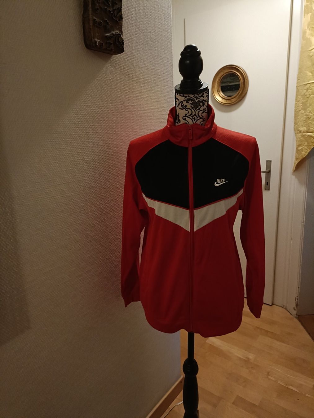Nike Giacche: Trainingsjacke Nike – Usato da Schaffhausen venduto da kab_9pzn