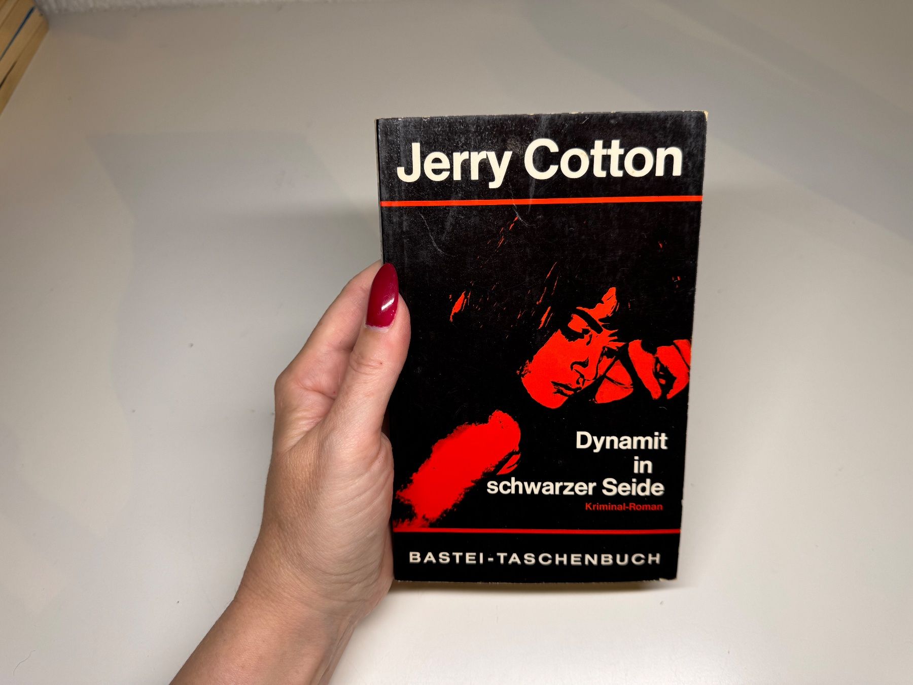 Libri: ROMAN: Jerry Cotton, Dynamit in schwarzer Seide – Usato da Grosswangen venduto da Deutsche_Romane
