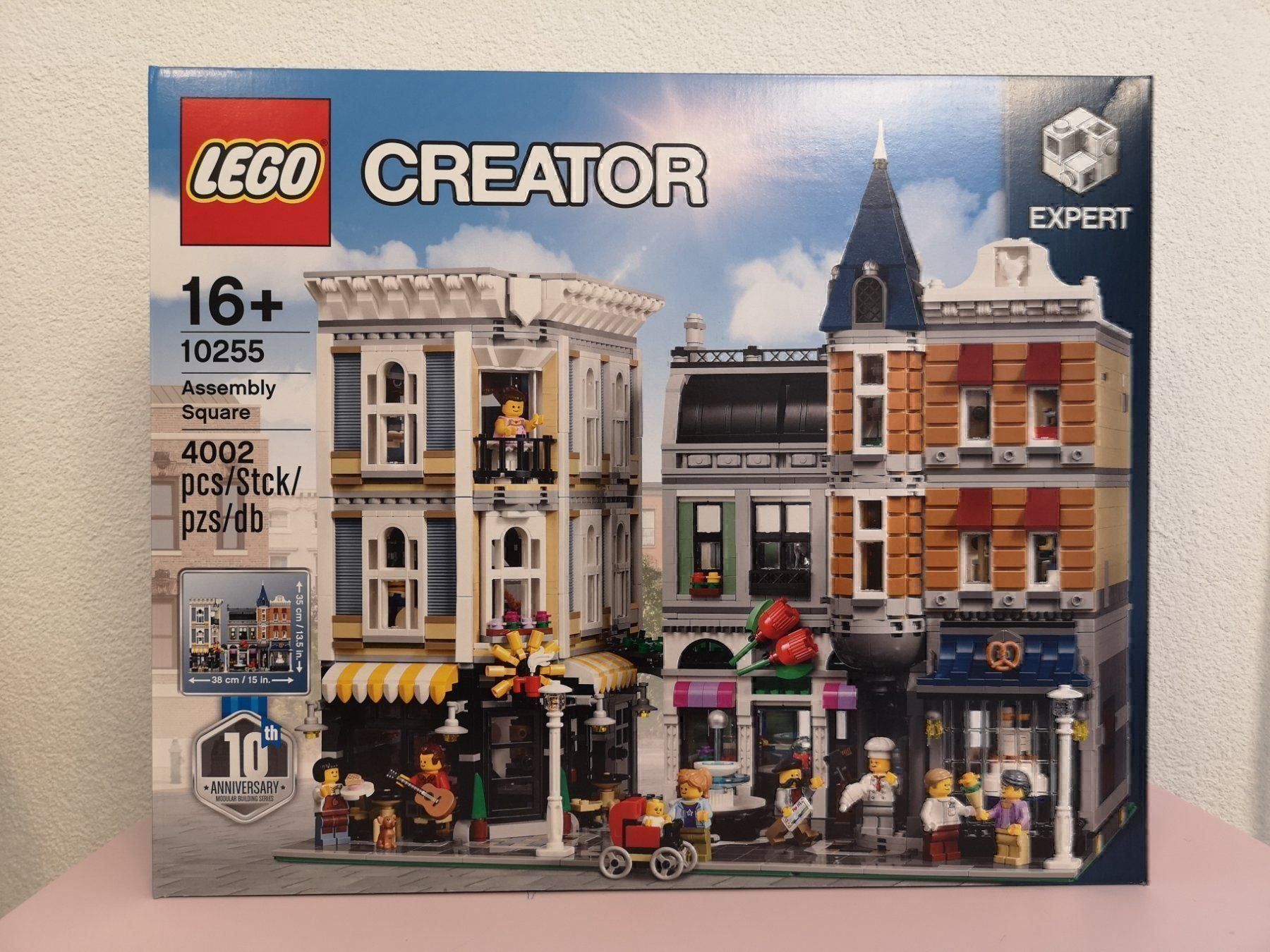 Lego Kit di costruzioni: Lego Creator 10255 Assembly Square Modular Building – Nuovo e nell'imballaggio originale da Echichens venduto da aegis0129