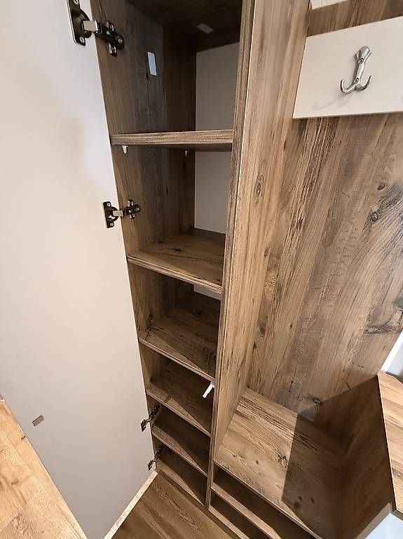 Porte manteau: Garderobe mit Spiegel  – D'occasion à Arlesheim par schoop. 1