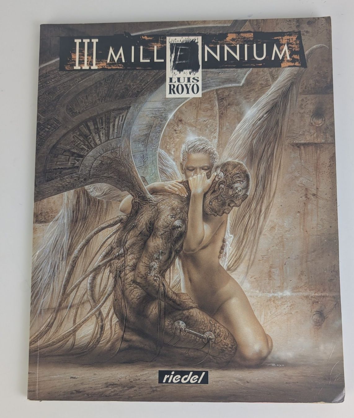 Fumetti: Luis Royo: III Millennium – Usato da Zürich venduto da 1.Simon 7