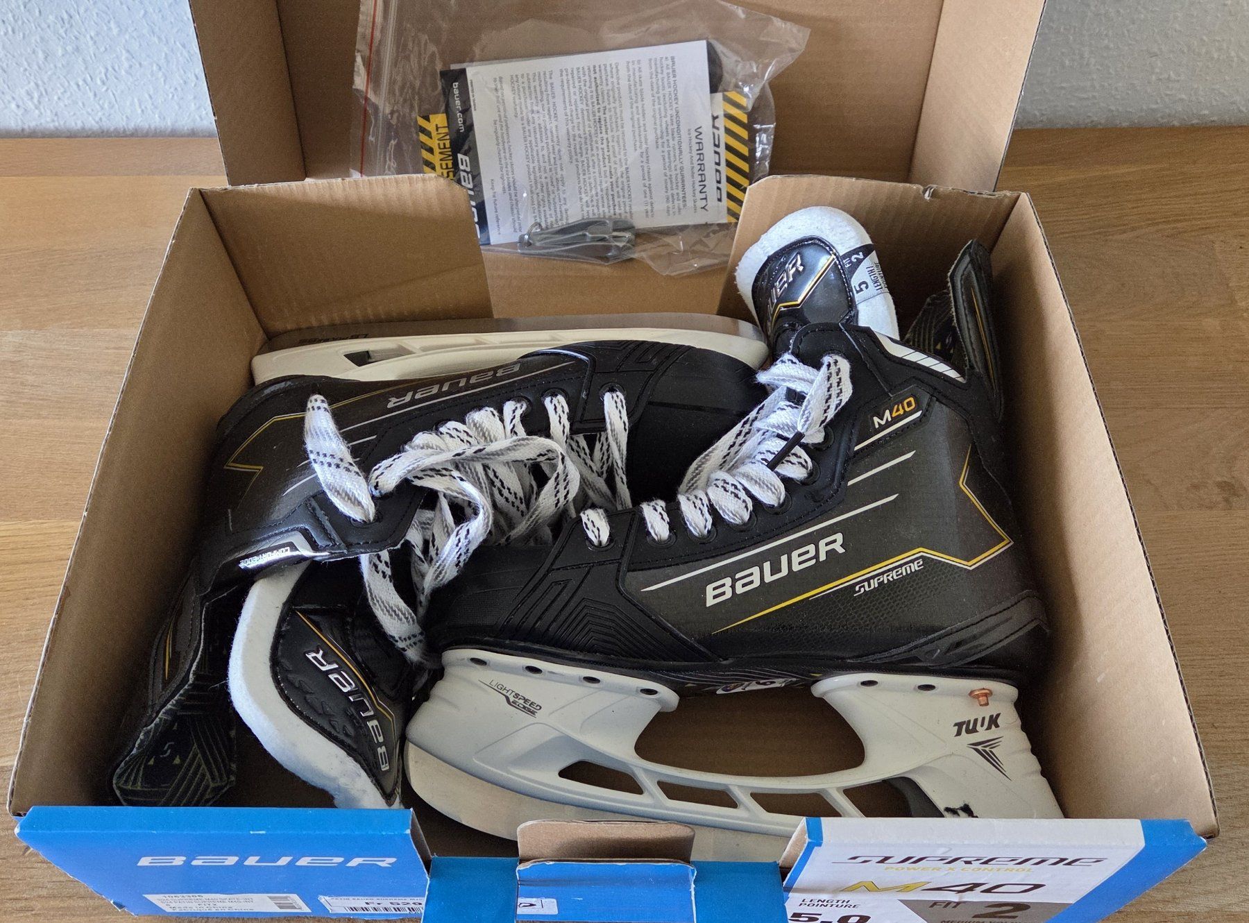 Pattini da ghiaccio: Patins Bauer Supreme M40 Pro - taille 5 – Nuovo (secondo la descrizione) da Grand-Lancy venduto da fredoD 5