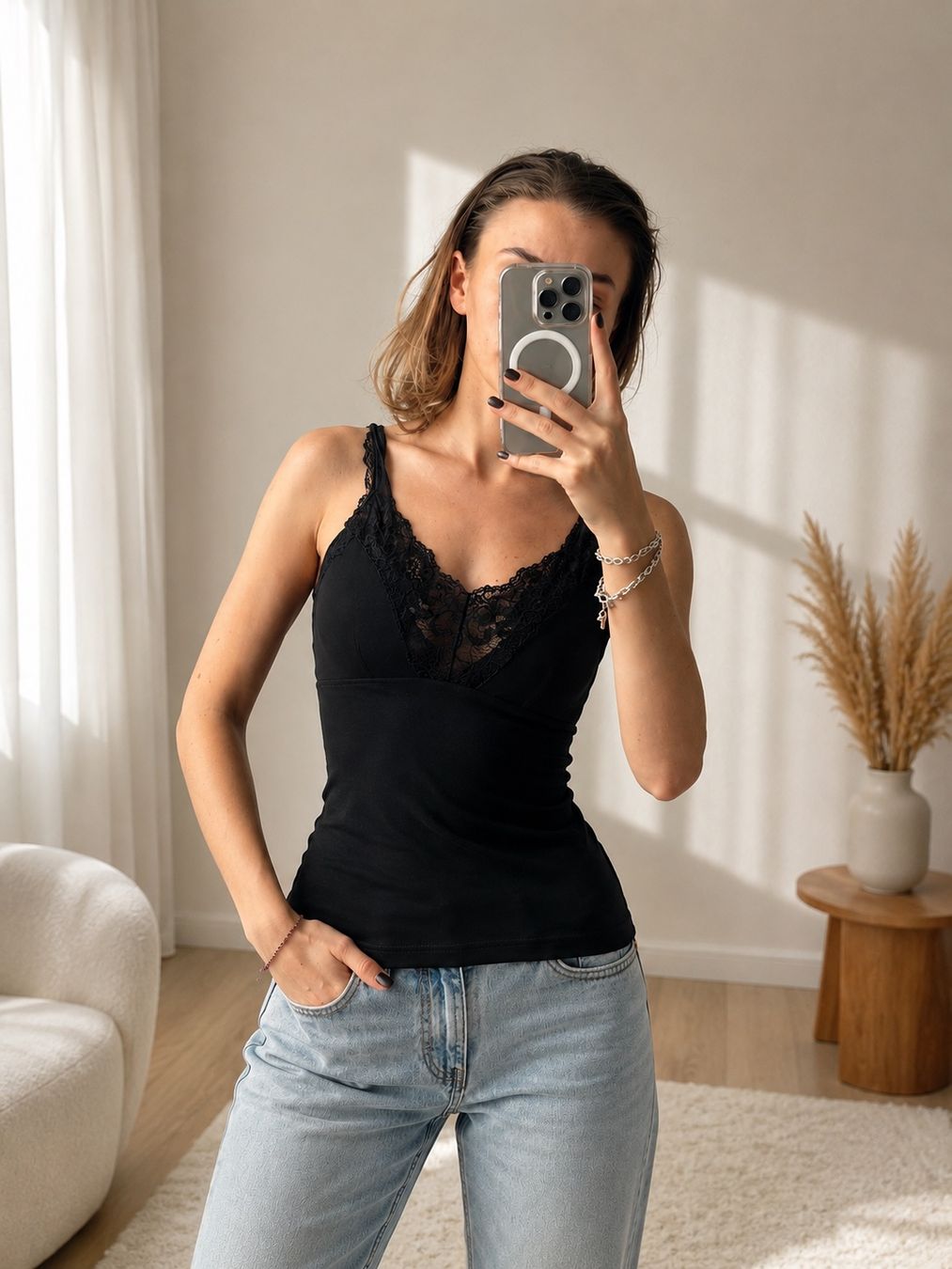 Top: Marks & Spencer Black Lace Top, Size UK 12 – Usato da Sattel venduto da Zlata1