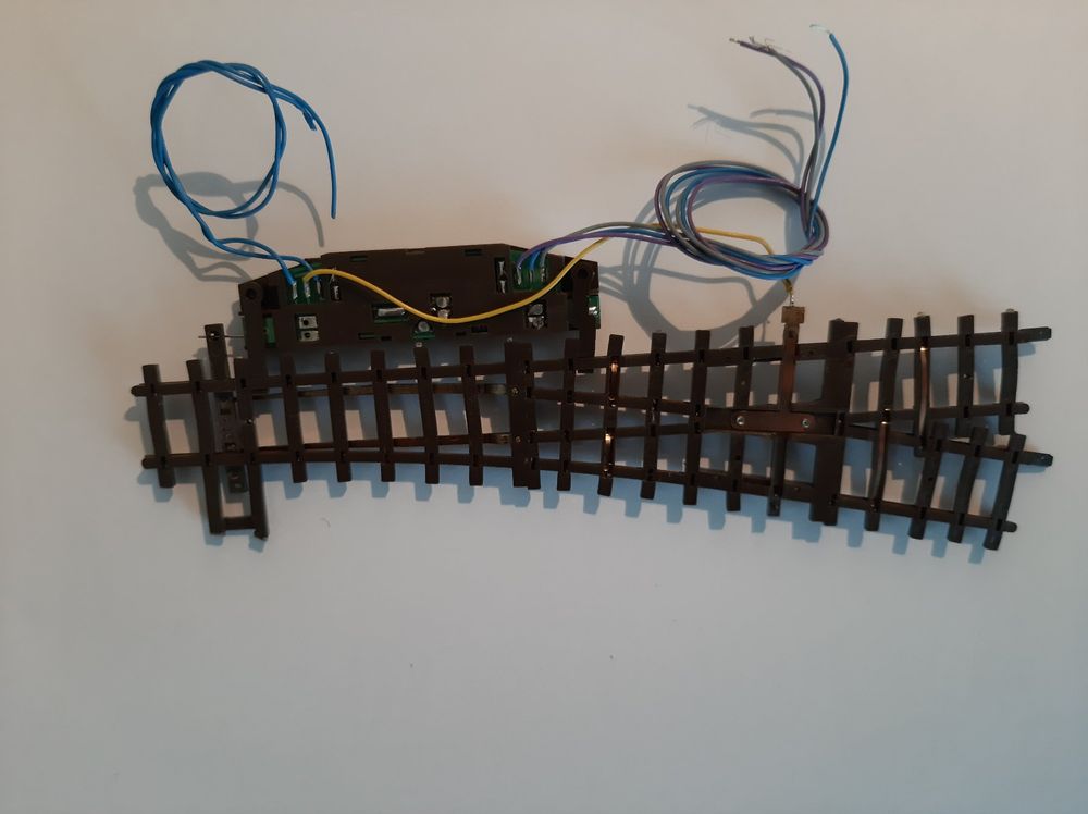 Bemo Modelleisenbahnen: Bemo H0m 4207 000 Weiche links 12° mit Antrieb – Gebraucht aus Thun von Schwarzsee48 3