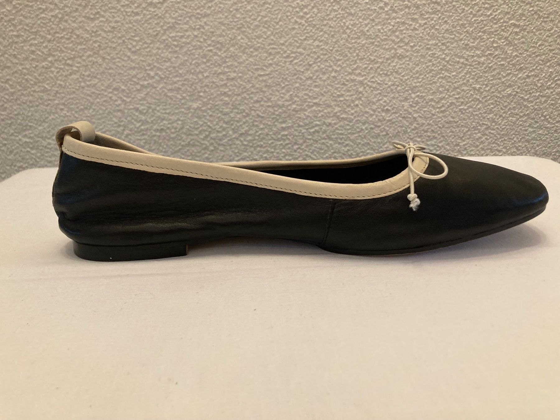Scarpe da donna: Leder Ballerinas Gr. 41 Schwarz/Beige – Usato da Zürich venduto da cec_g78g 3