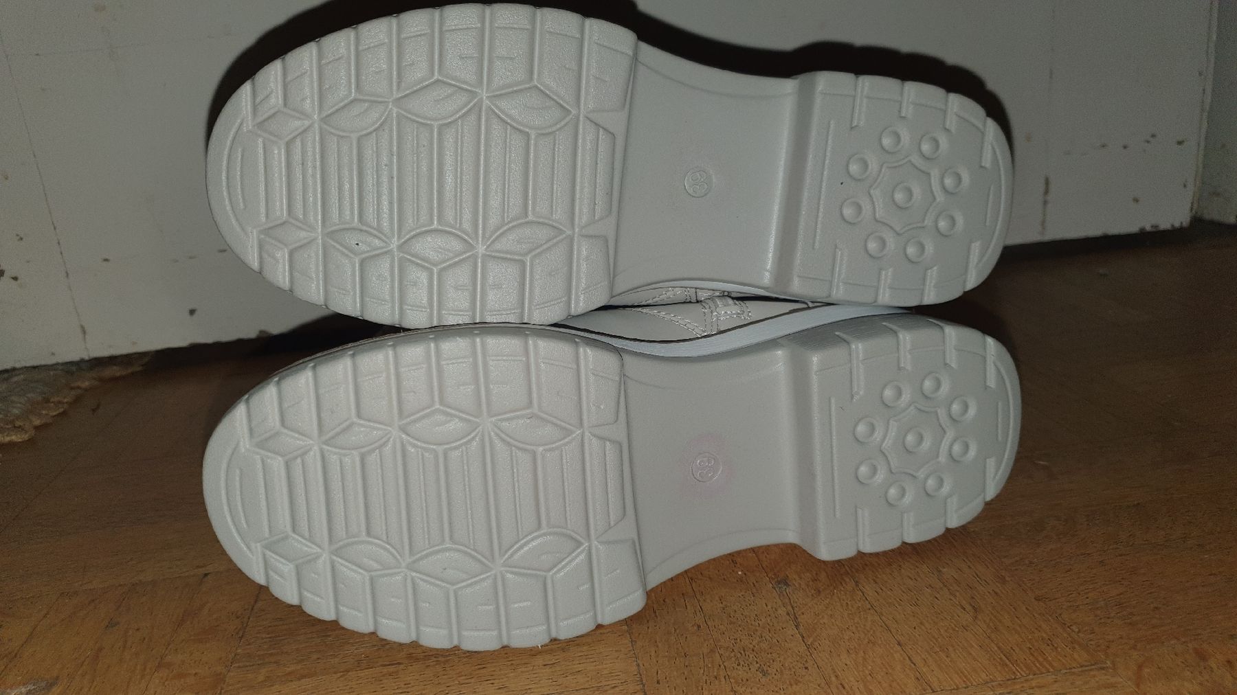 Scarpe da donna: modischer Stiefel, Gr.39 (37/38) – Nuovo e nell'imballaggio originale da Muttenz venduto da pixopus 4