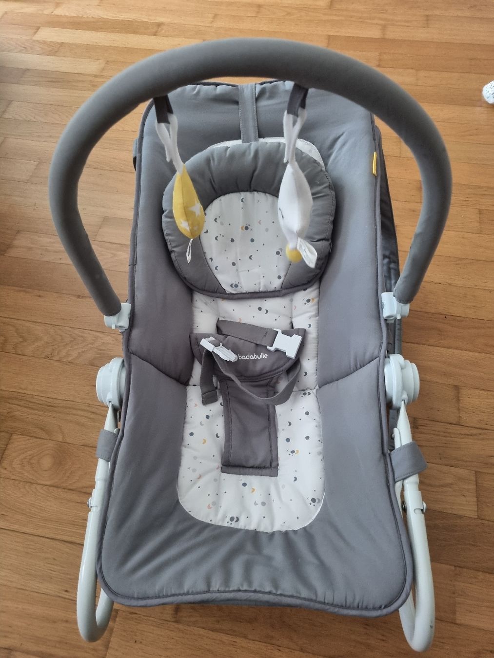 Bascules & balançoires: Babywippe grau guter Zustand – D'occasion à Basel par and_m5k5