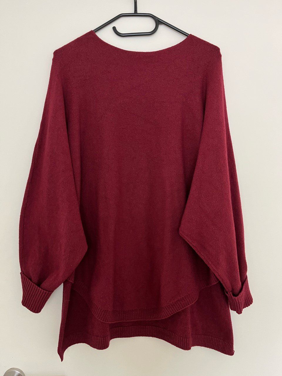 Pullover & Sweatshirts: Pullover One Size, Farbe dunkelrot – Gebraucht aus Triesen von dardaleni