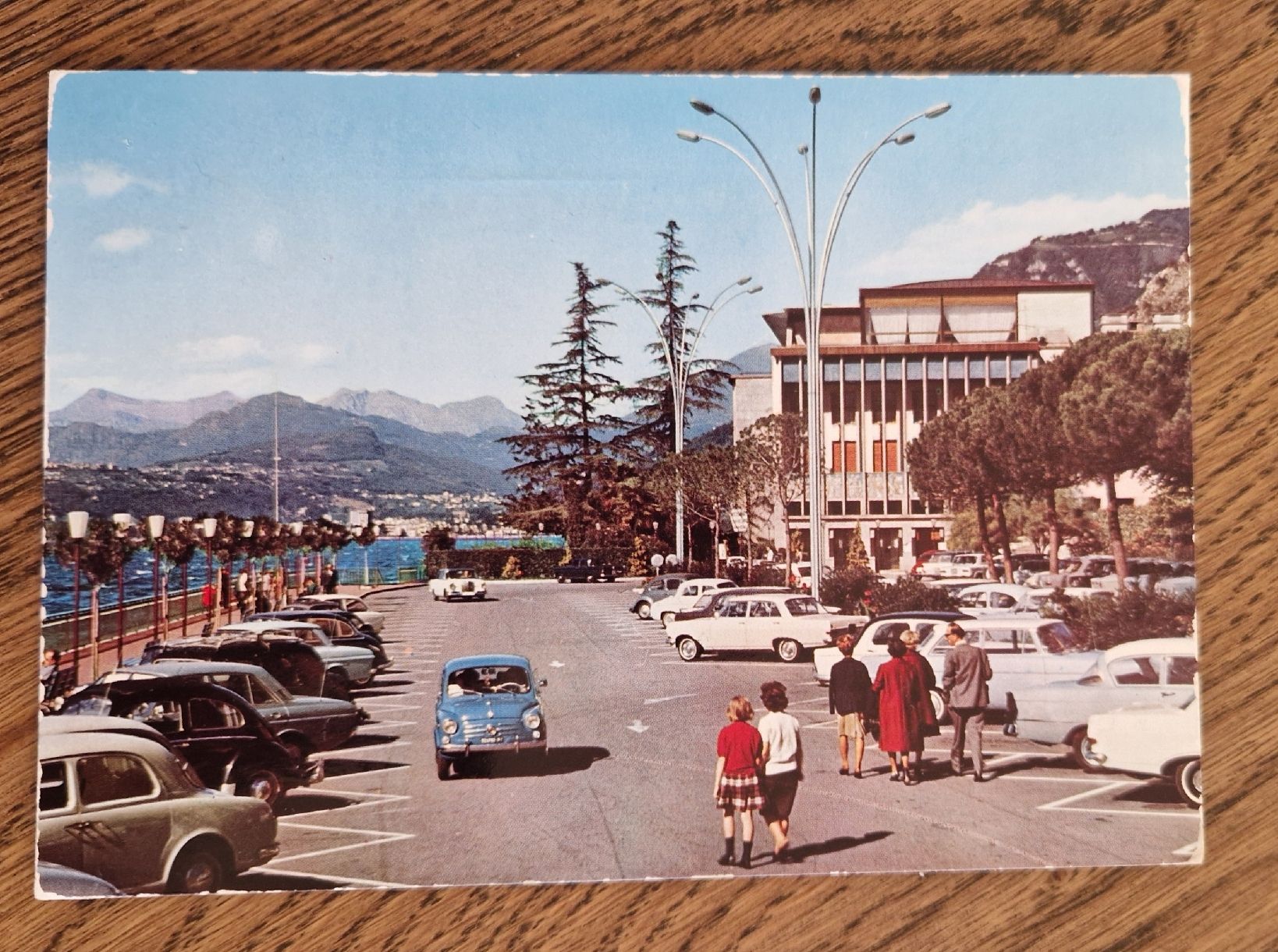 Cartoline postali: Campione, Parkplatz, Oldtimer 1956 – Usato da Ebikon venduto da Donar50