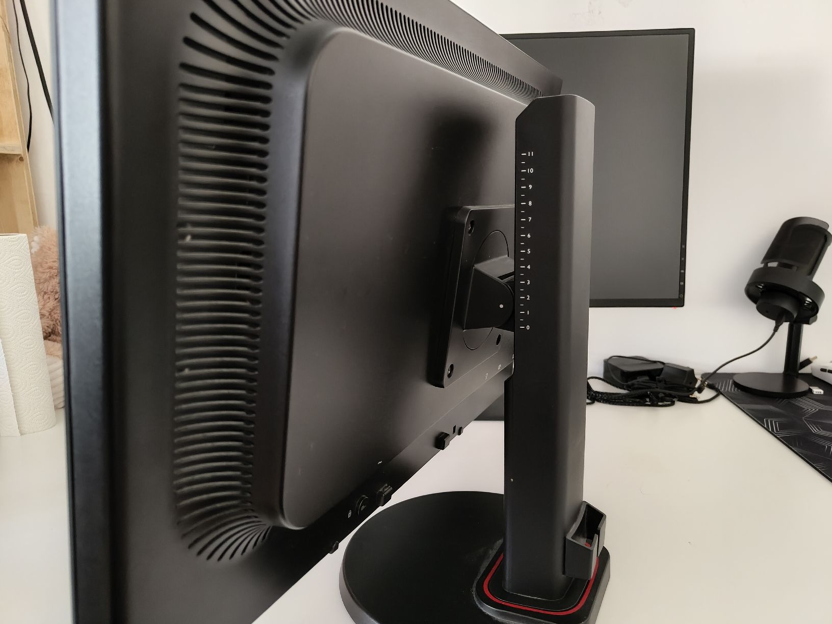 Compaq Monitor: Monitor HP Compaq LA2405wg – Usato da Bern venduto da ed_z717 3