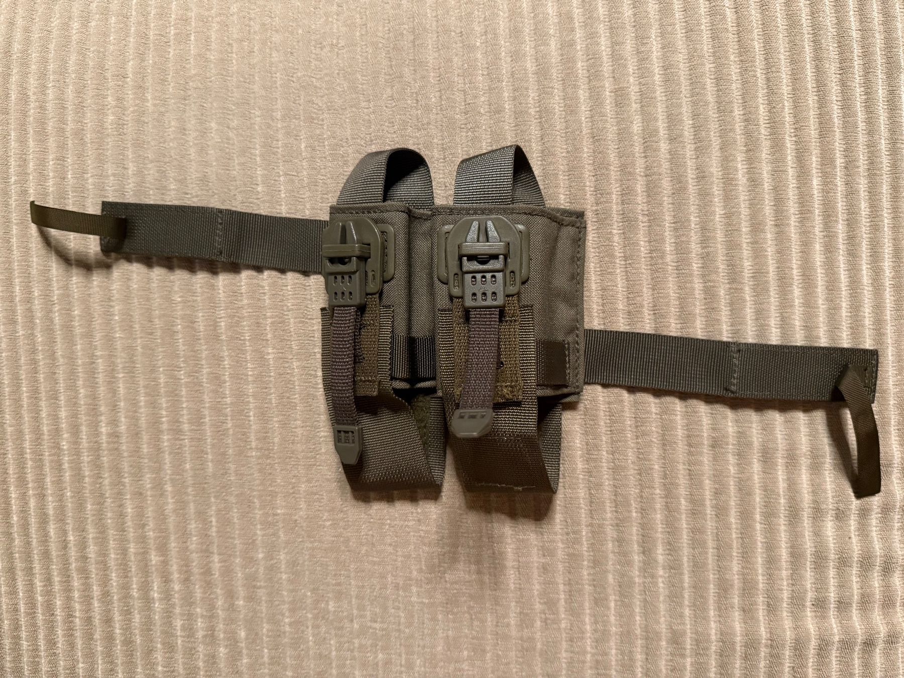 Schweizer Armee Uniformen: Tasche 40mm/IK horizontal MBAS - Schweizer Armee – Neu (gemäss Beschreibung) aus Brütten von Hst1 2