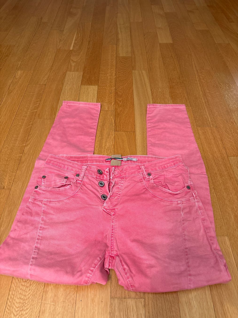 Please Jeans Pantaloni: Anouk - Please Hose himbeerrot SMALL Konfektionsgrösse 38 – Usato da Effretikon venduto da wus_p9c5
