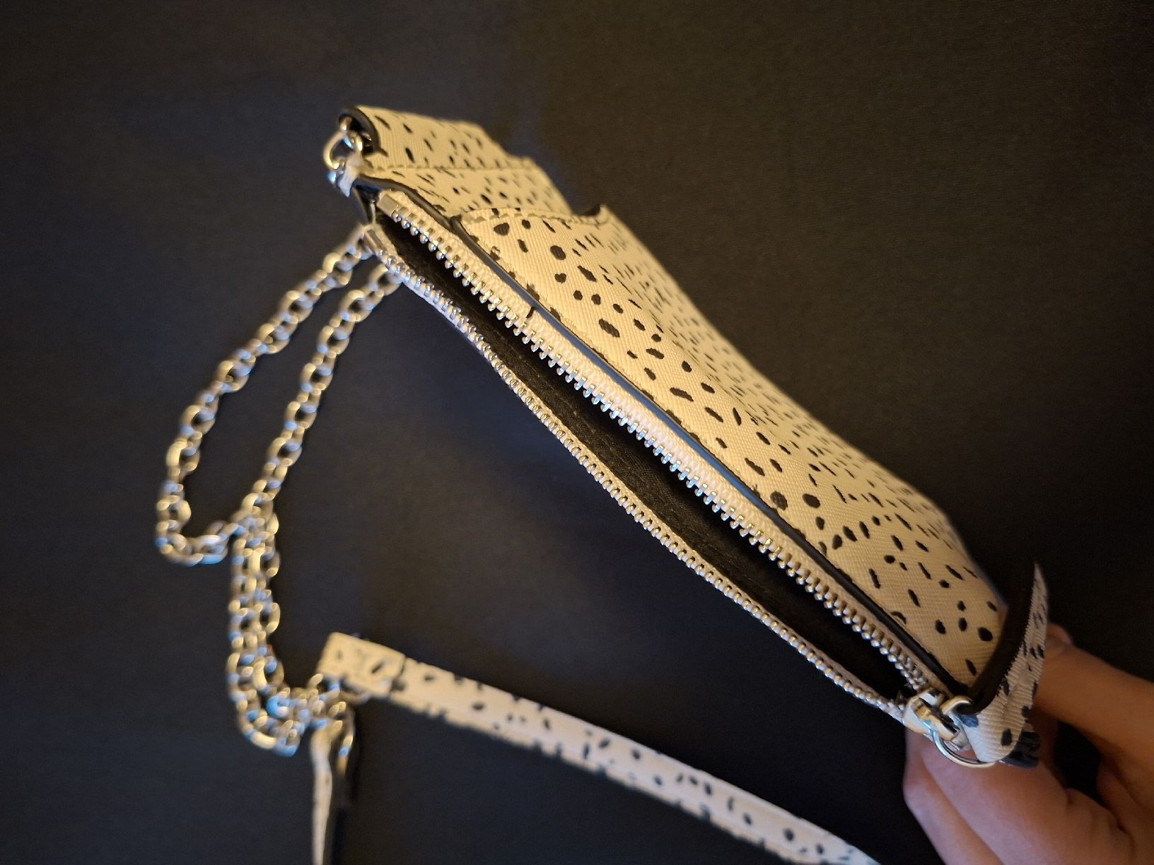 Borse da donna: Handytasche mit Kette, neuwertig! – Nuovo (secondo la descrizione) da Meilen venduto da RemyCo. 1